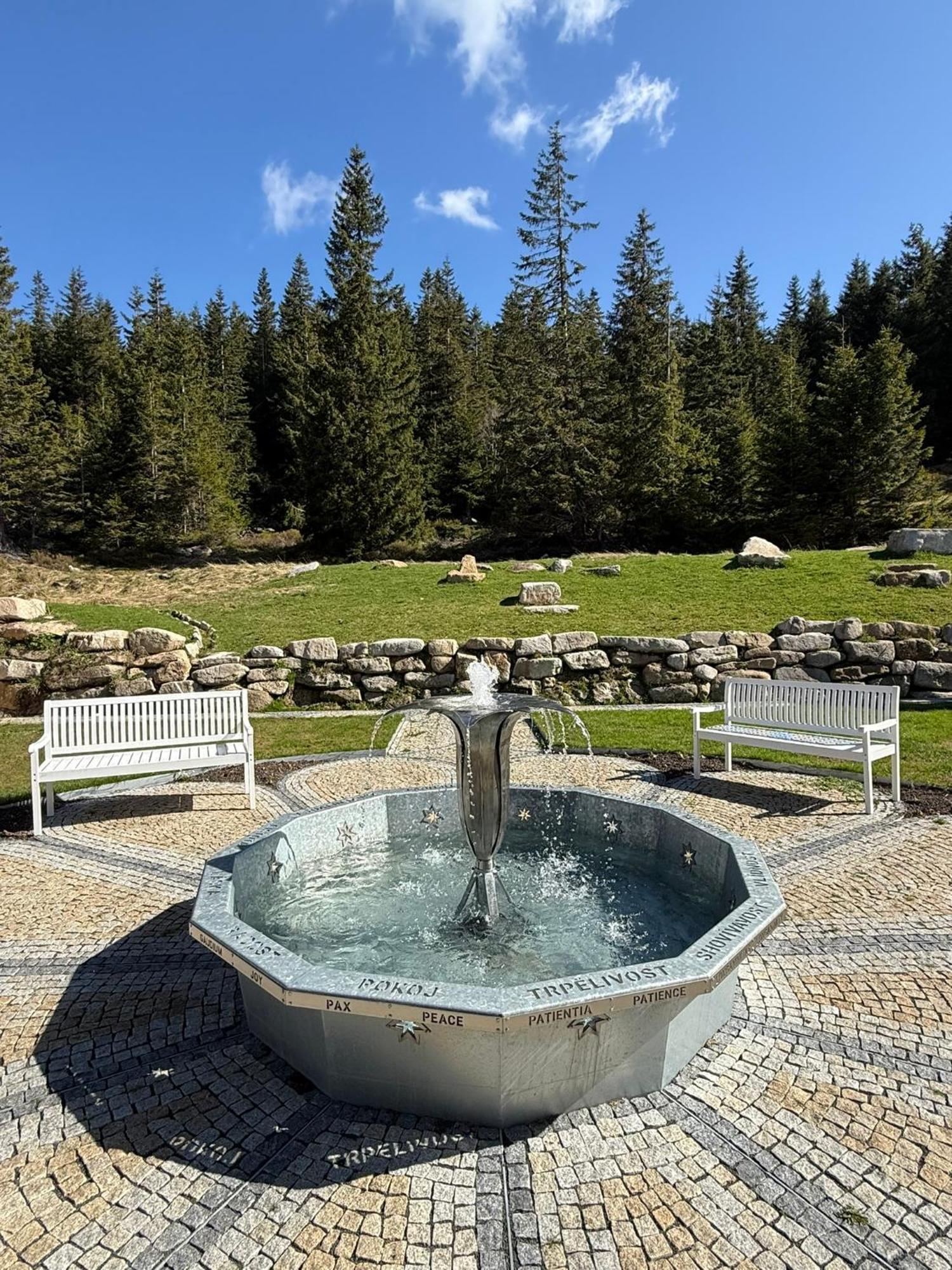 Erlebachova Bouda, Hotel - Resort Svaty Frantisek Špindlerŭv Mlýn Luaran gambar